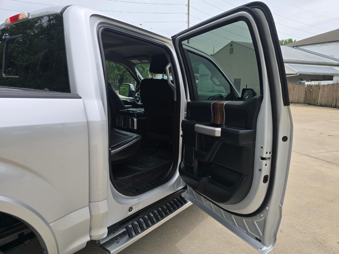 Ford F-150 Lariat SuperCrew 5.5-ft. Bed 4WD 2015