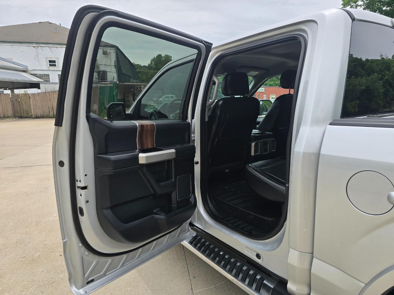 Ford F-150 Lariat SuperCrew 5.5-ft. Bed 4WD 2015