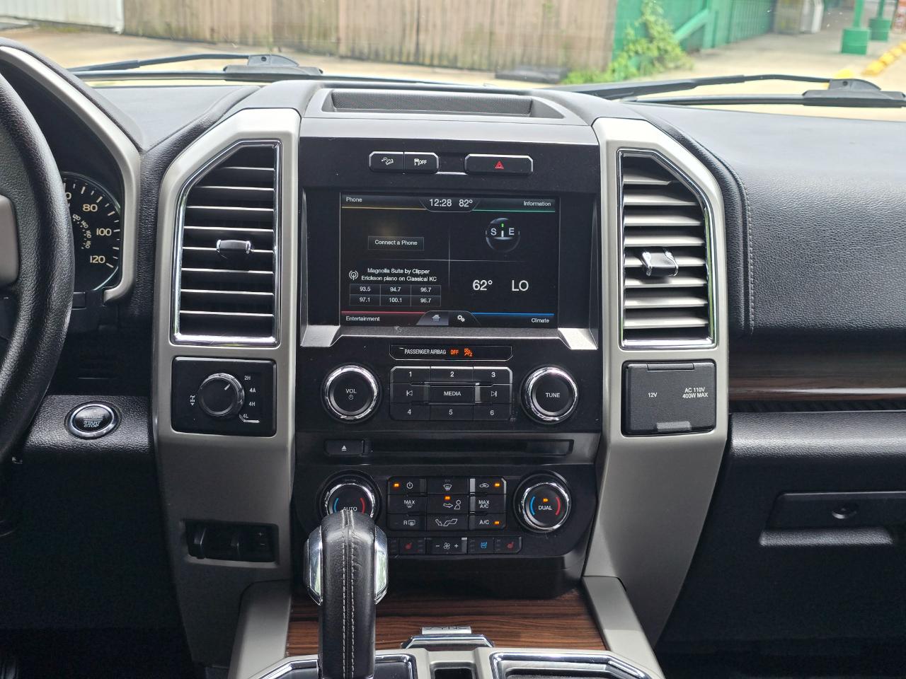Ford F-150 Lariat SuperCrew 5.5-ft. Bed 4WD 2015