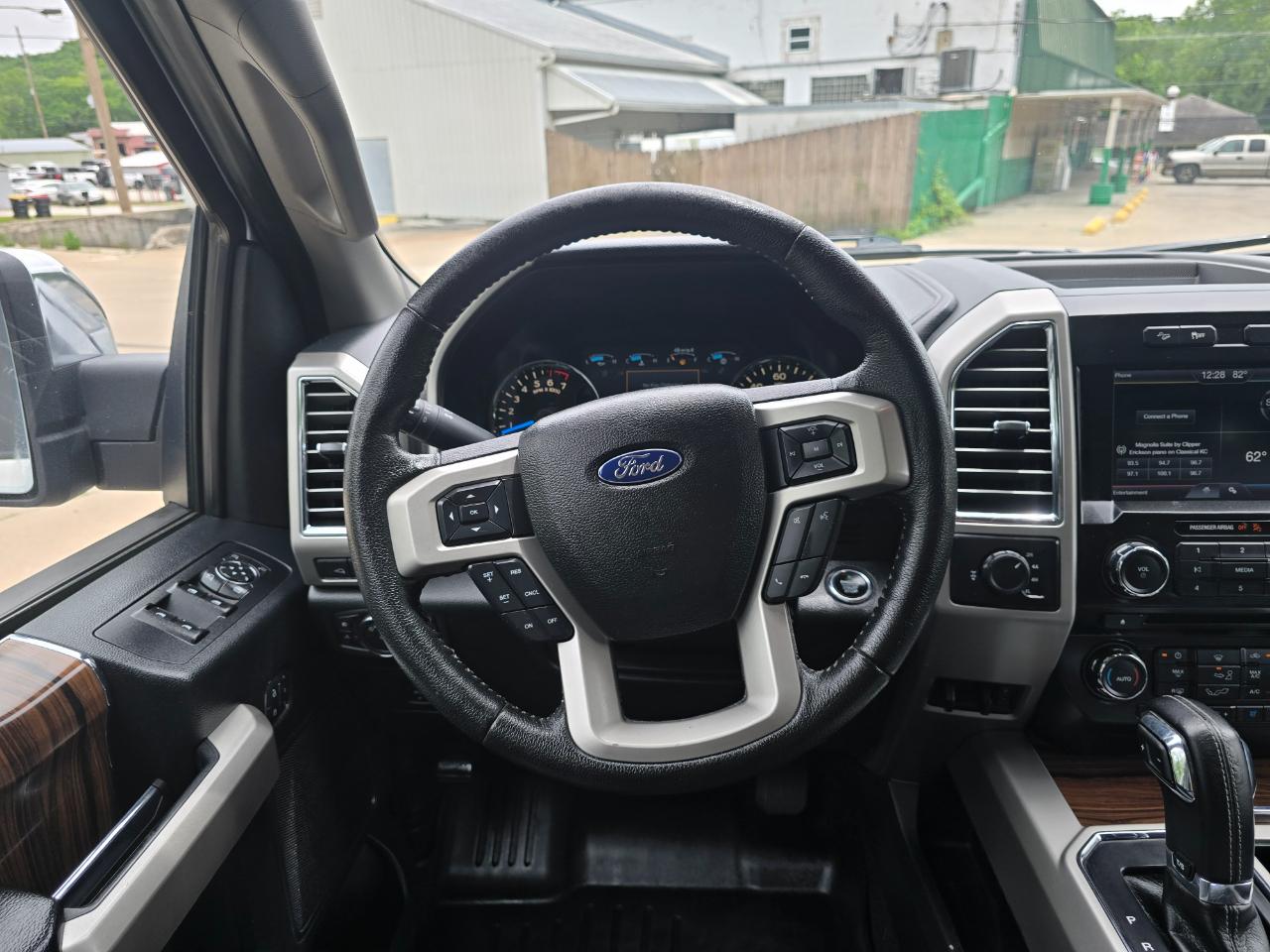 Ford F-150 Lariat SuperCrew 5.5-ft. Bed 4WD 2015