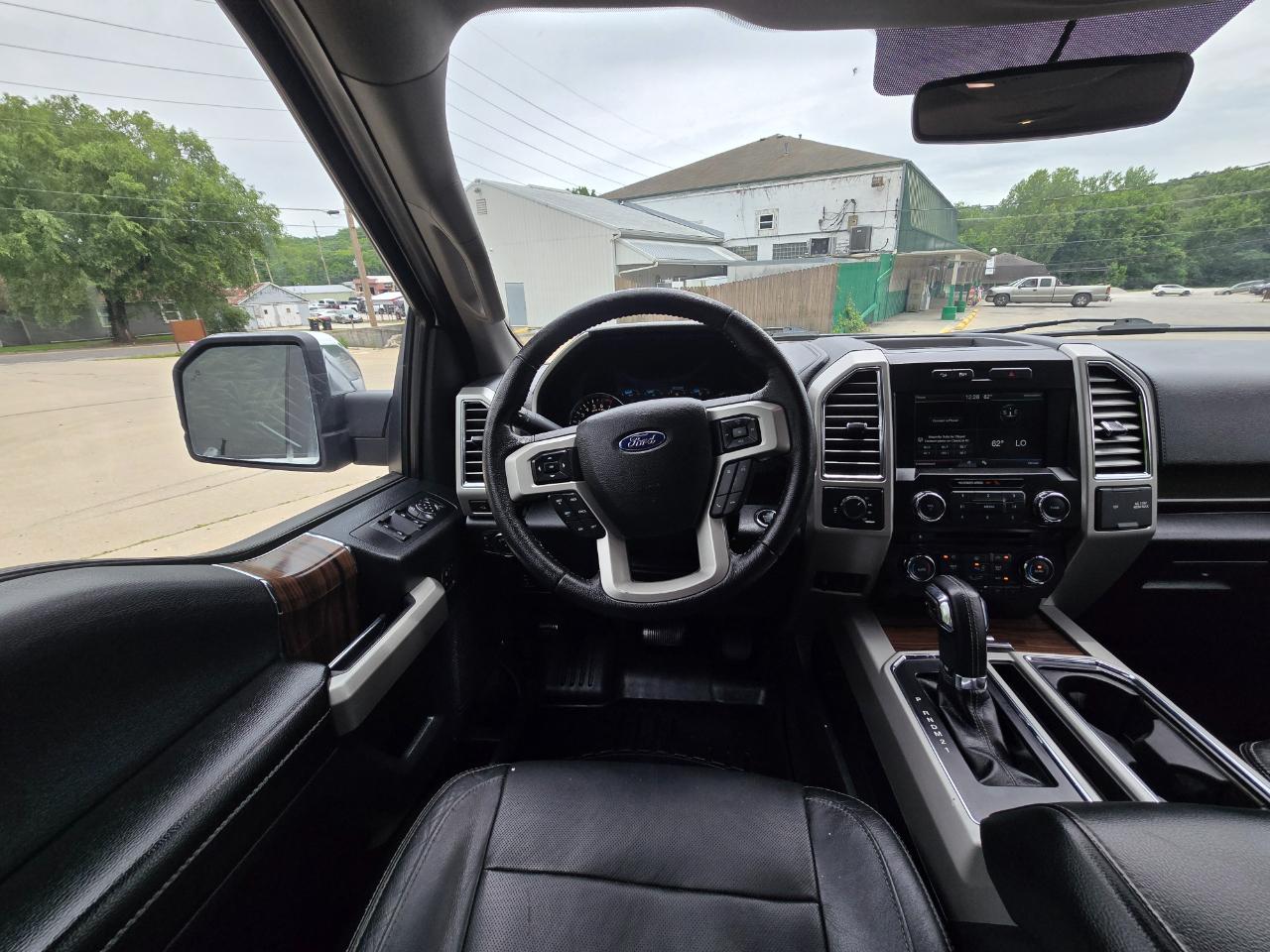 Ford F-150 Lariat SuperCrew 5.5-ft. Bed 4WD 2015