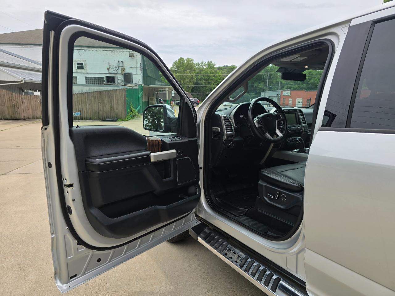 Ford F-150 Lariat SuperCrew 5.5-ft. Bed 4WD 2015