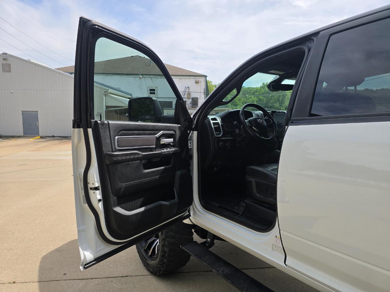 RAM 2500 Laramie Crew Cab 4WD 2024