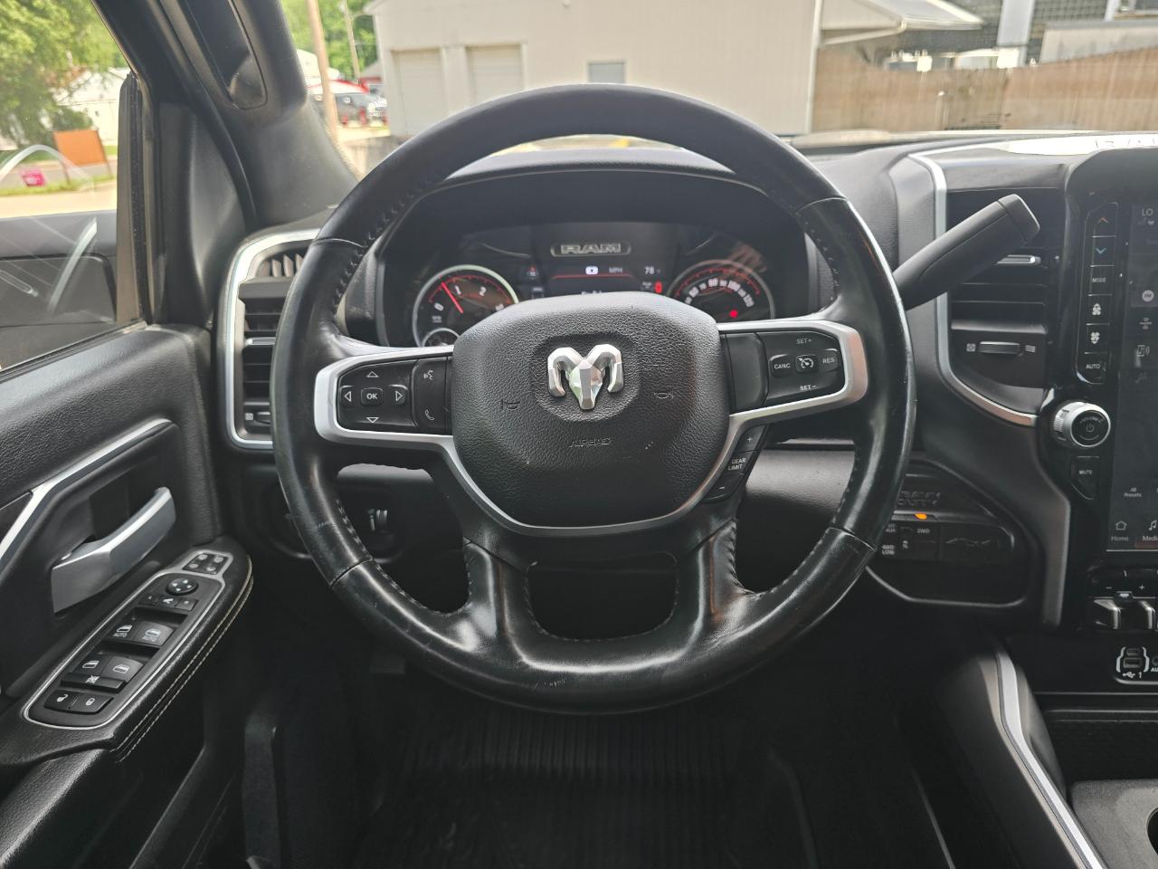 RAM 2500 Laramie Crew Cab 4WD 2024