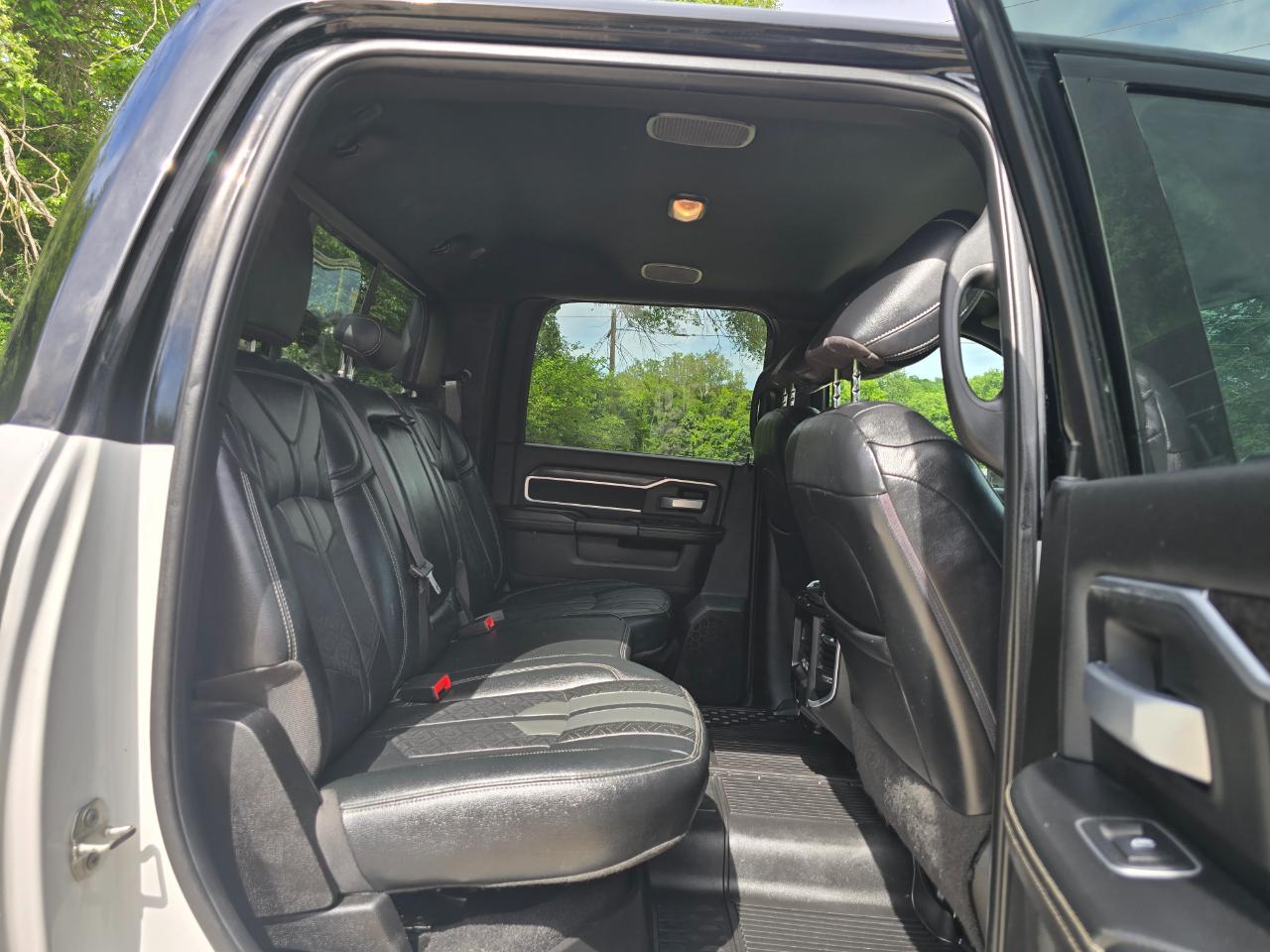 RAM 2500 Laramie Crew Cab 4WD 2024