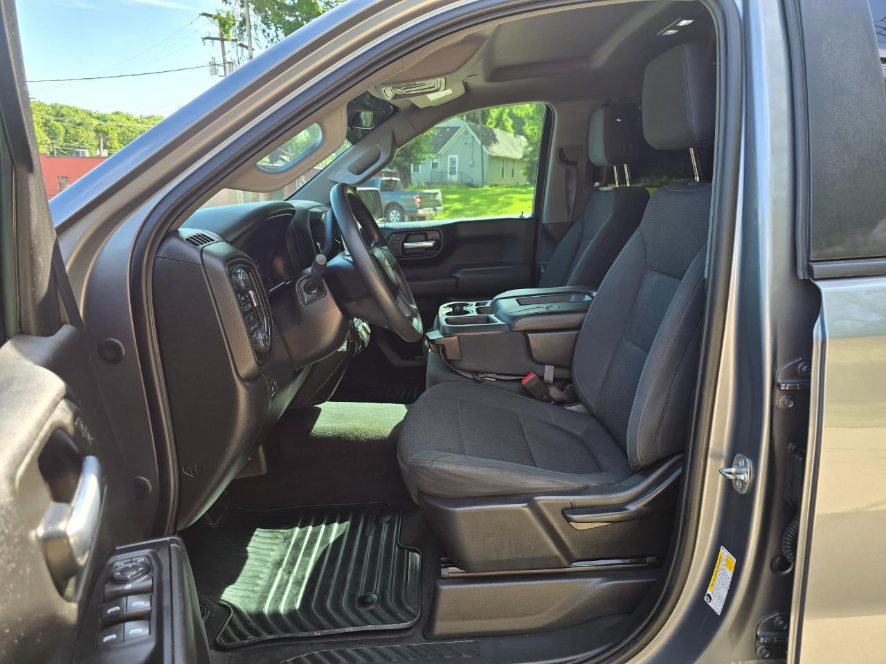 Chevrolet Silverado 1500 Custom Double Cab 4WD 2020