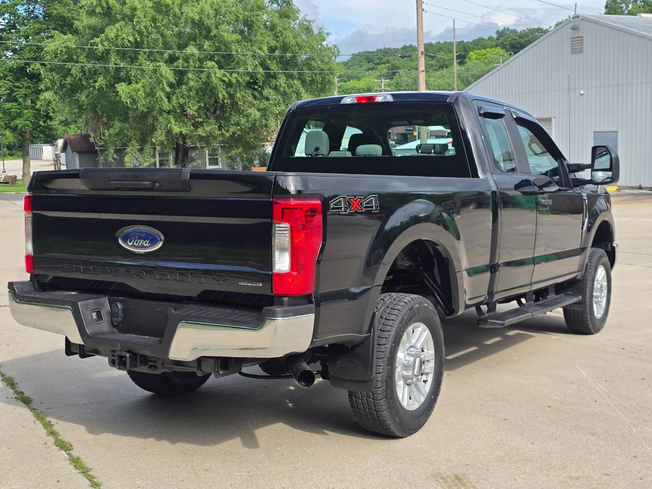 Ford F-250 SD XL SuperCab Long Bed 4WD 2017