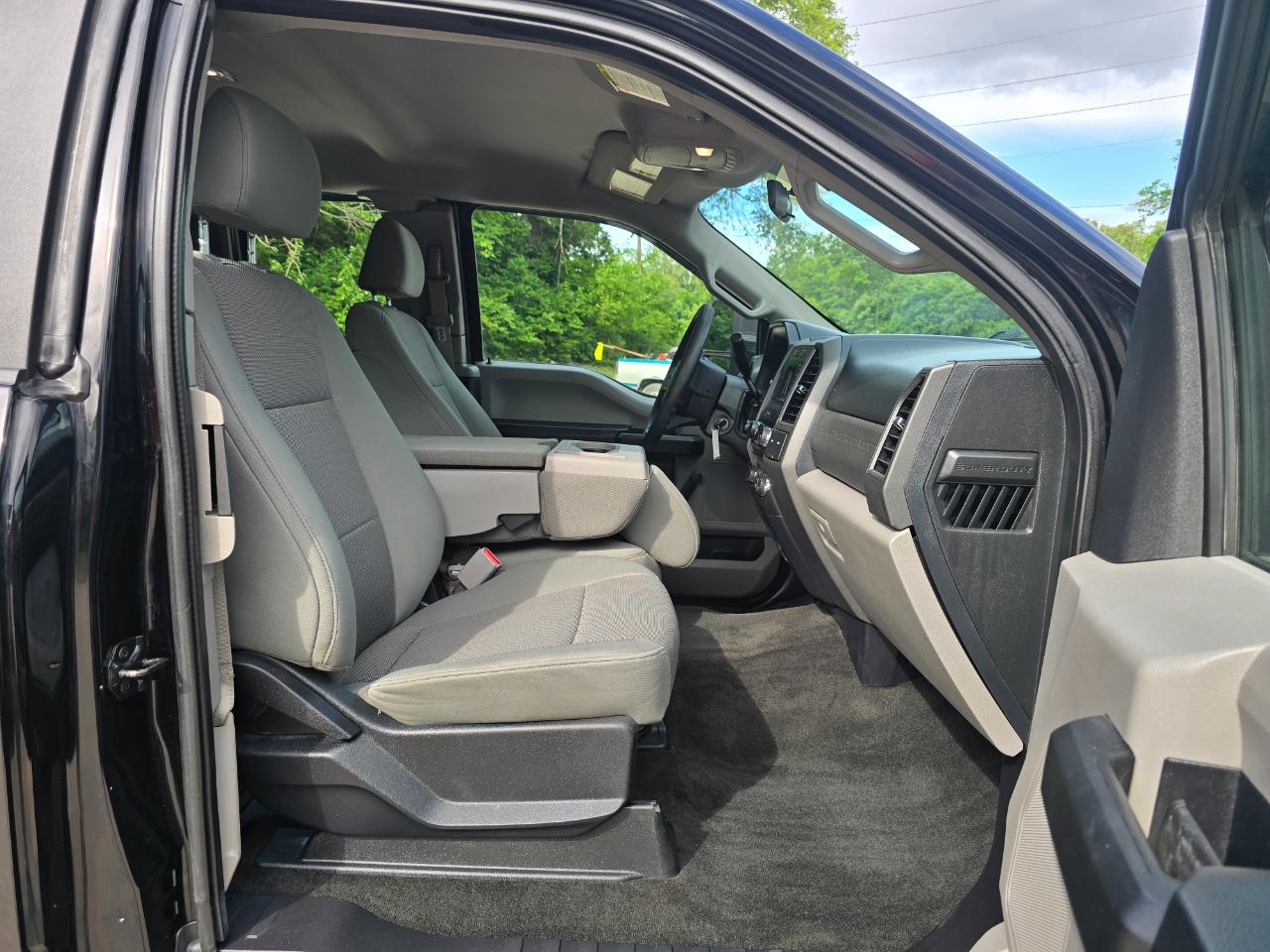 Ford F-250 SD XL SuperCab Long Bed 4WD 2017