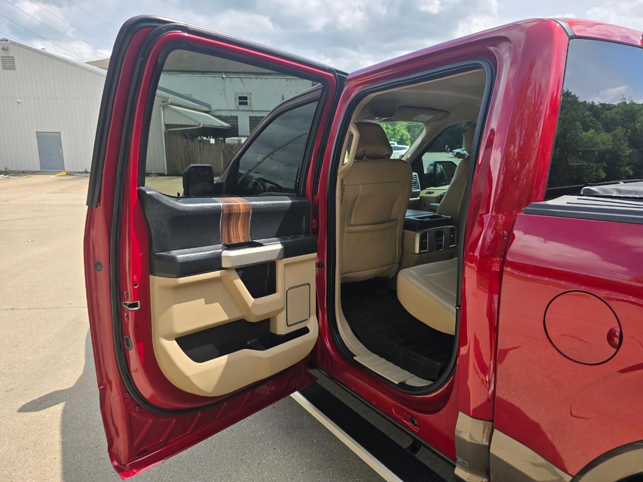 Ford F-150 Lariat SuperCrew 5.5-ft. Bed 4WD 2016