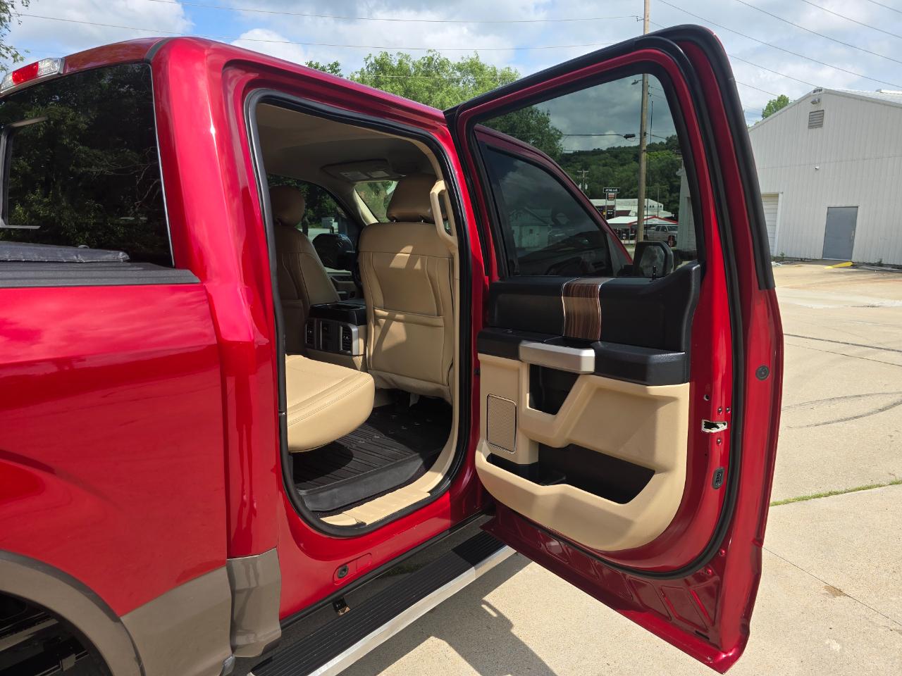 Ford F-150 Lariat SuperCrew 5.5-ft. Bed 4WD 2016