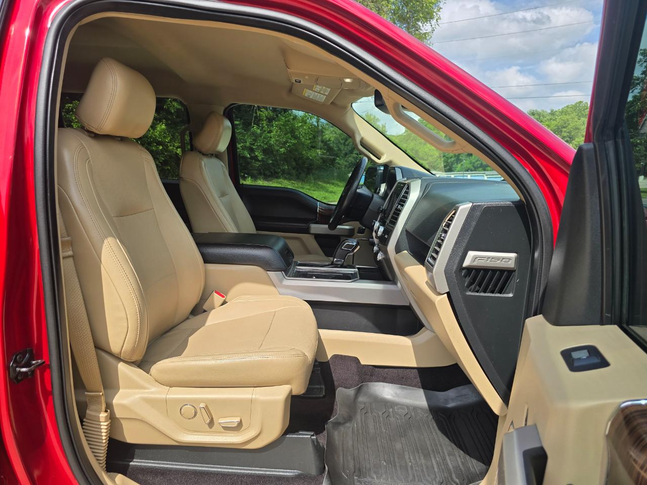 Ford F-150 Lariat SuperCrew 5.5-ft. Bed 4WD 2016