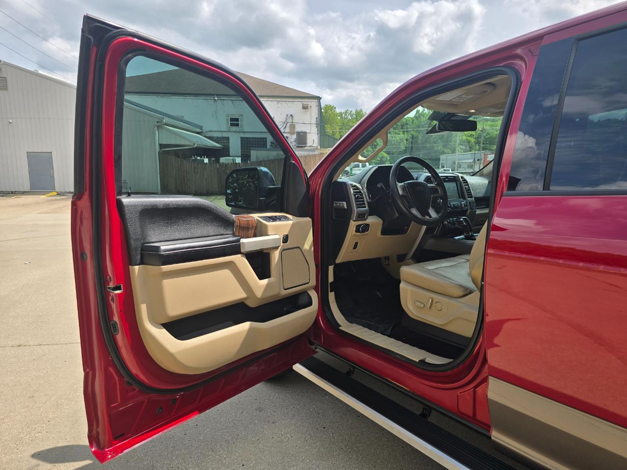 Ford F-150 Lariat SuperCrew 5.5-ft. Bed 4WD 2016