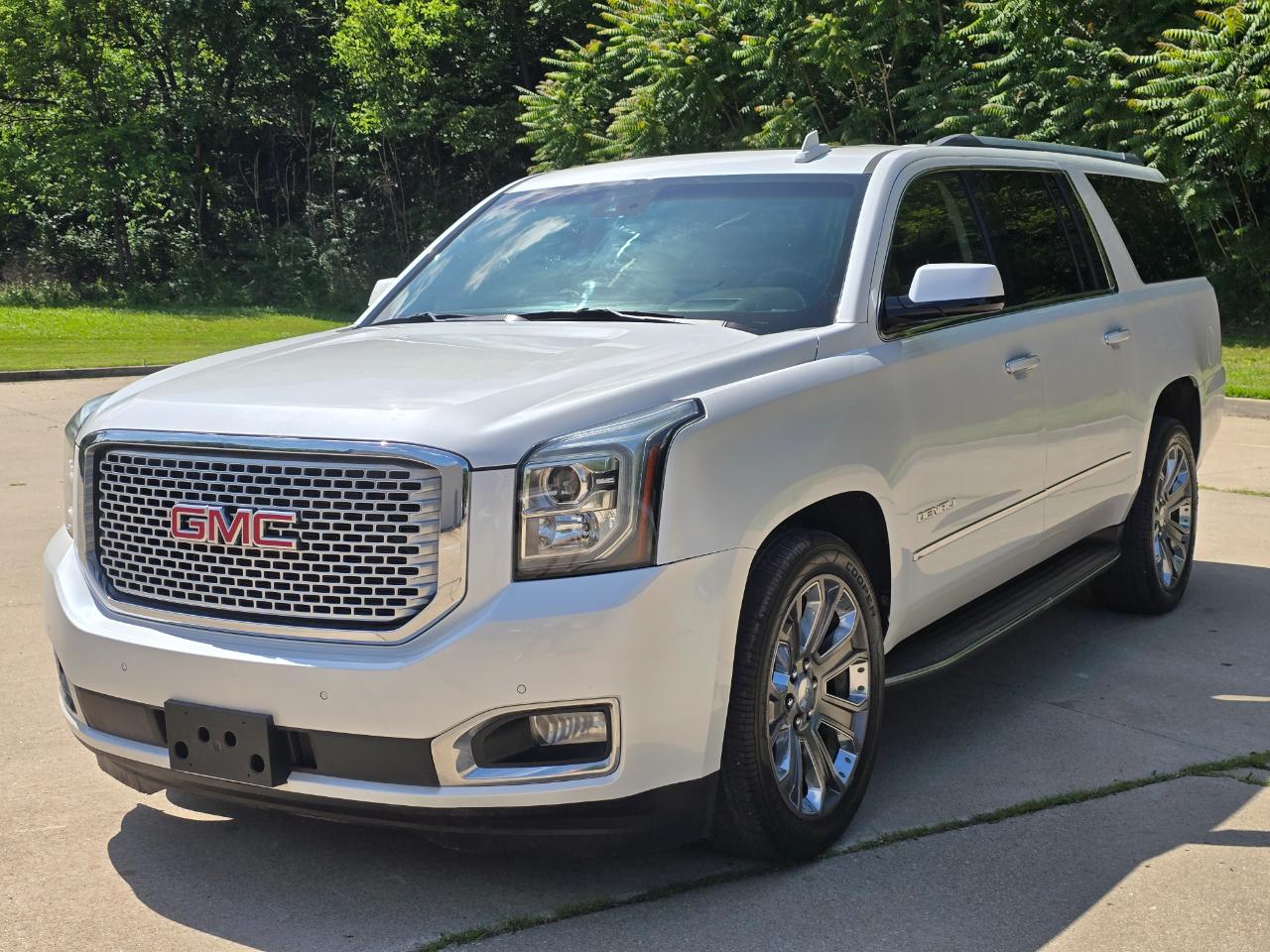 GMC Yukon XL Denali 4WD 2016
