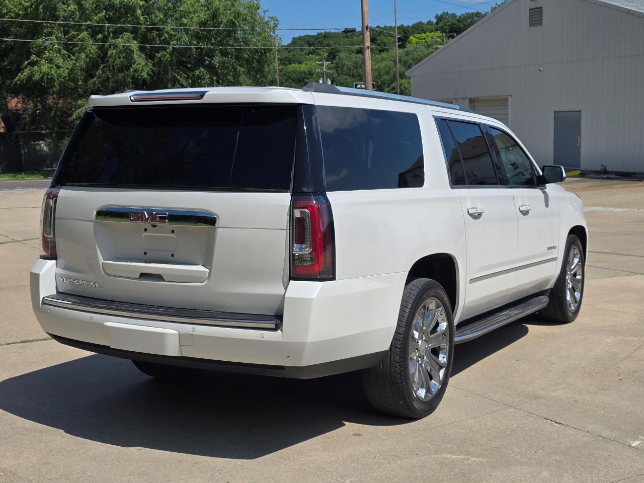 GMC Yukon XL Denali 4WD 2016