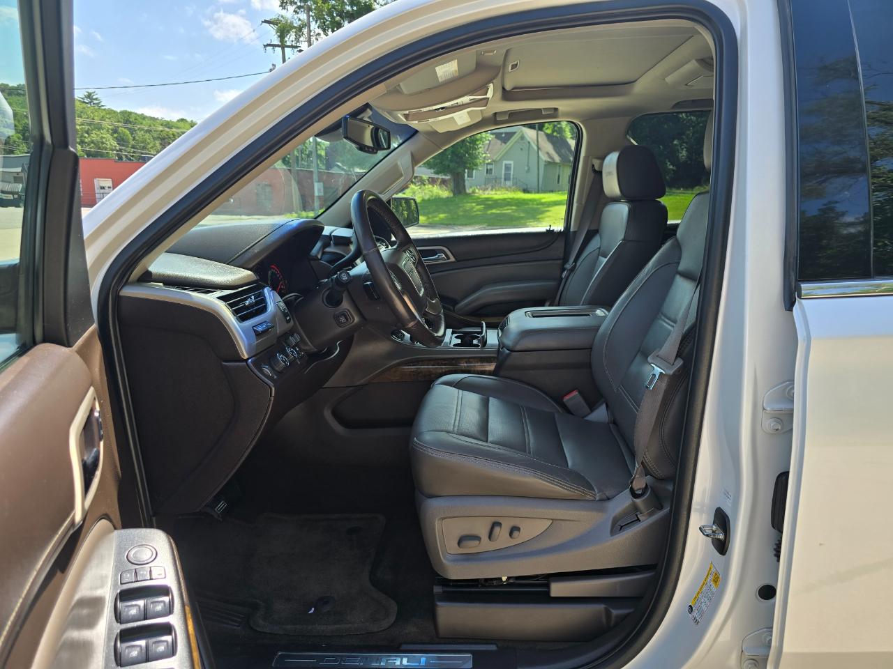 GMC Yukon XL Denali 4WD 2016