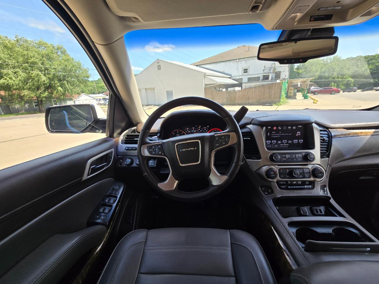 GMC Yukon XL Denali 4WD 2016
