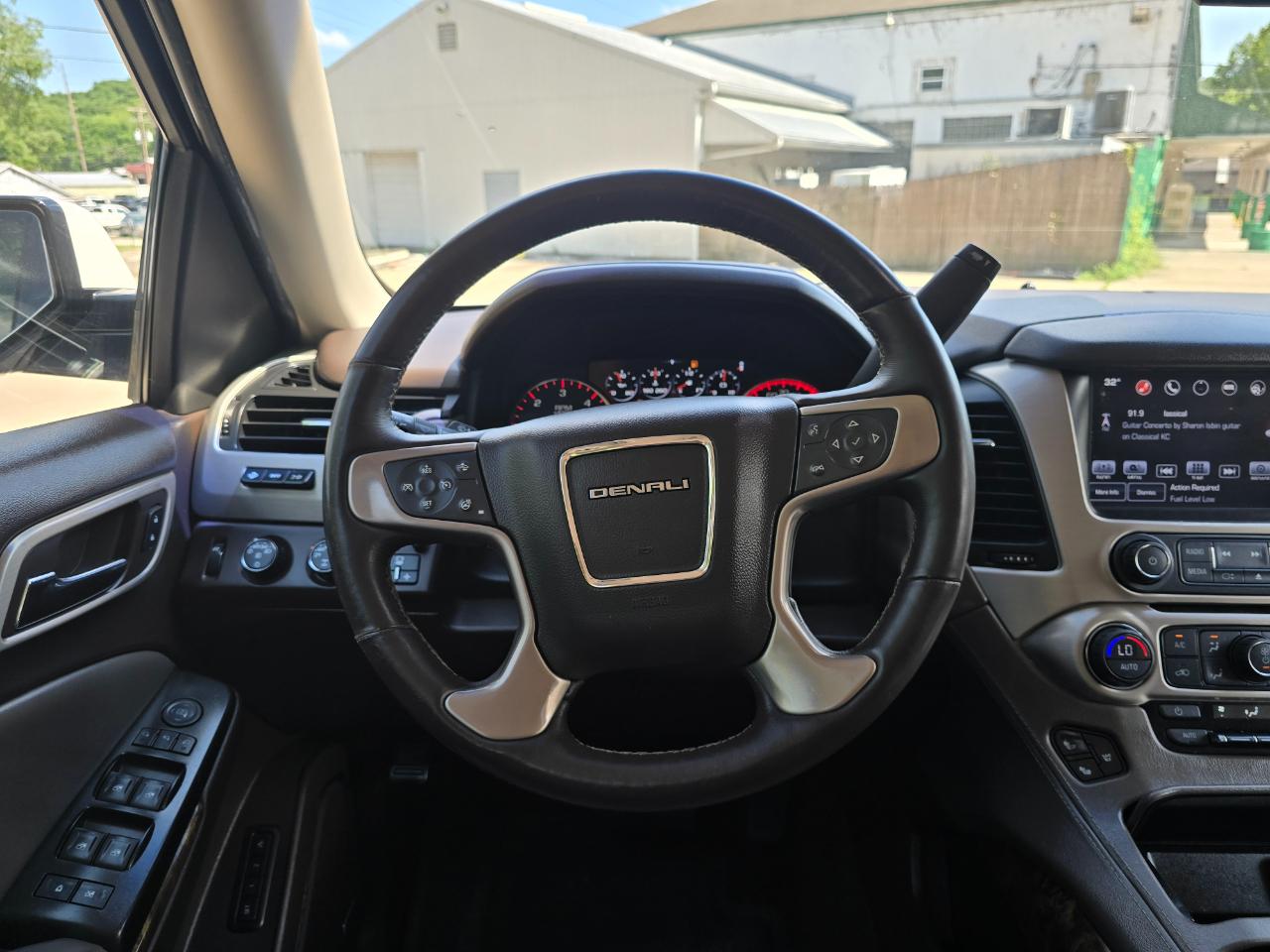 GMC Yukon XL Denali 4WD 2016