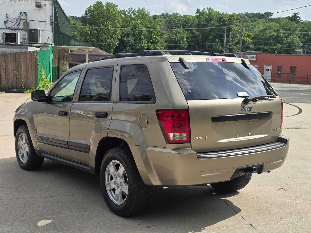Jeep Grand Cherokee Laredo 4WD 2005