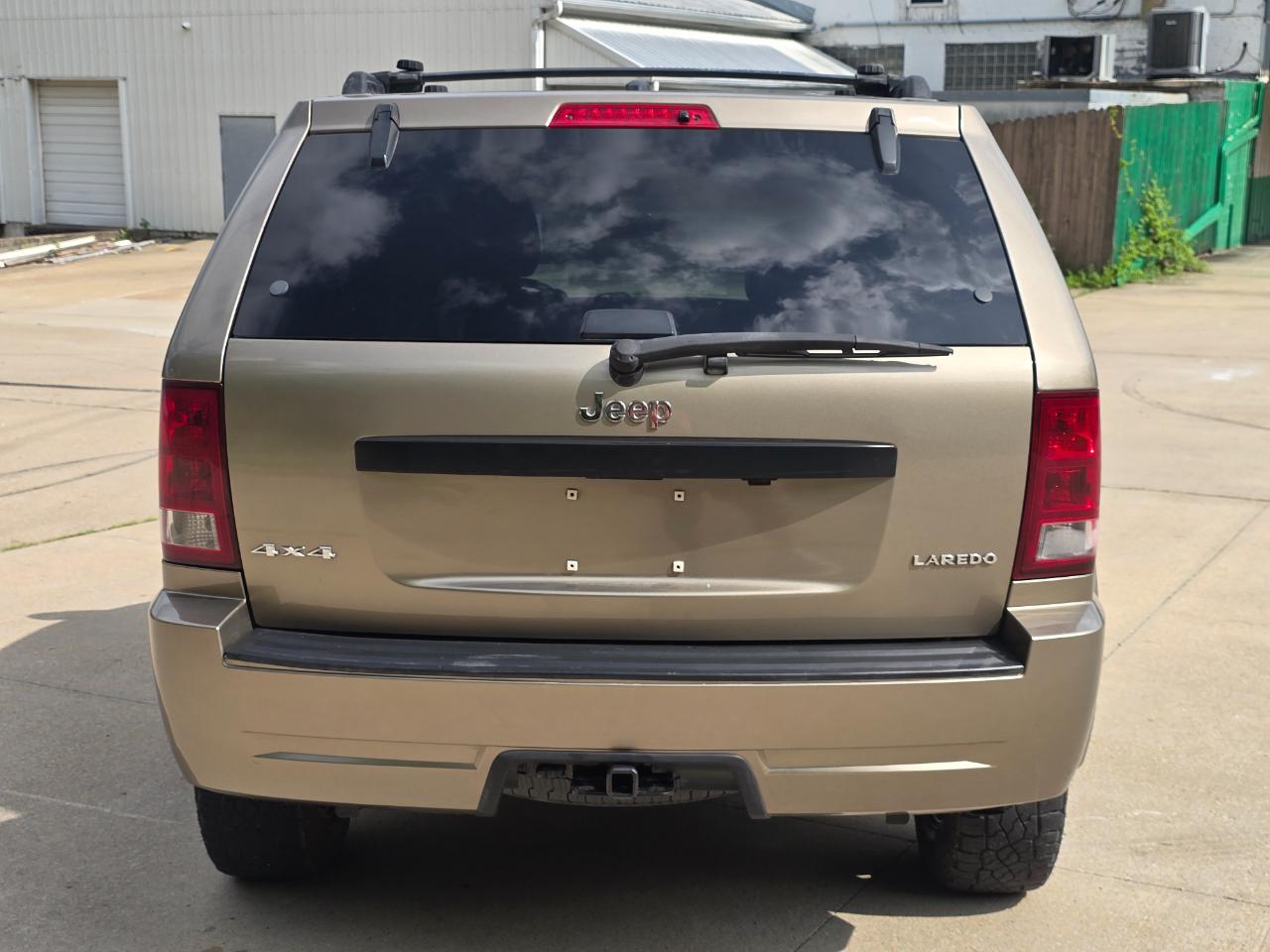 Jeep Grand Cherokee Laredo 4WD 2005