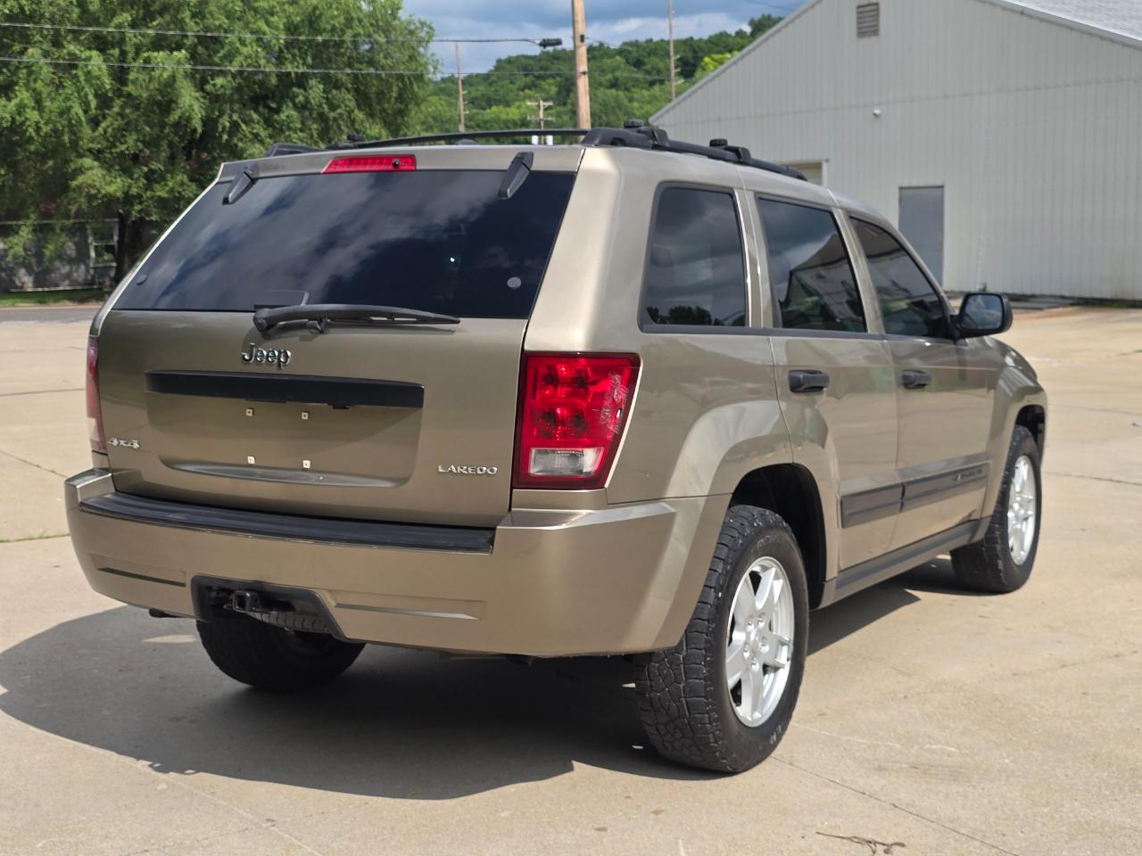 Jeep Grand Cherokee Laredo 4WD 2005