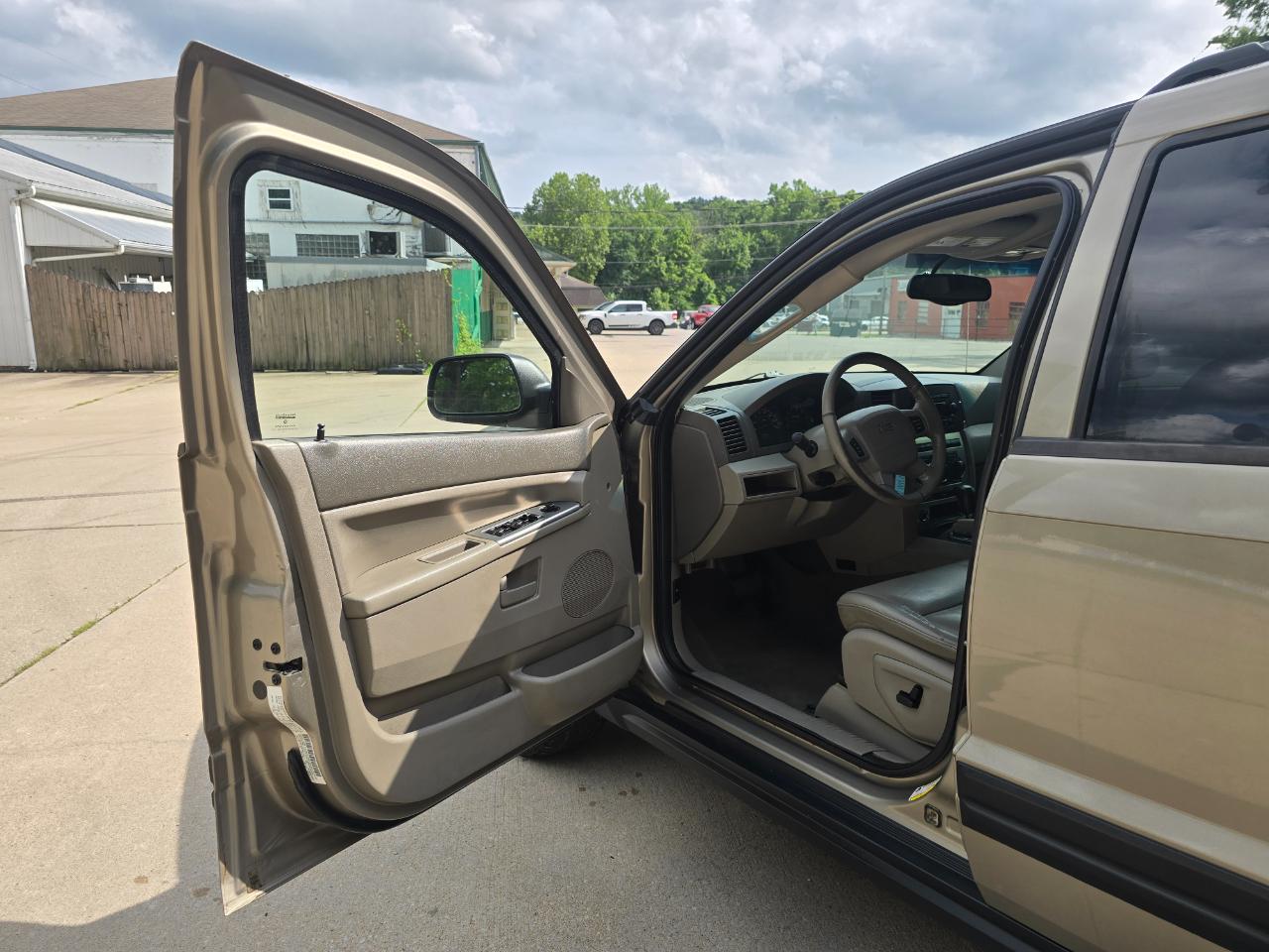 Jeep Grand Cherokee Laredo 4WD 2005