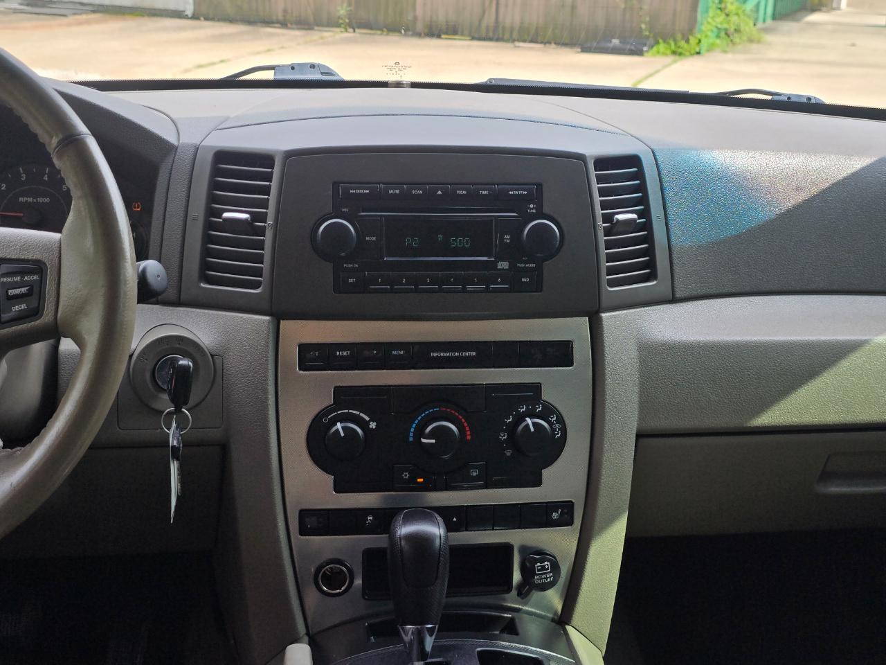 Jeep Grand Cherokee Laredo 4WD 2005