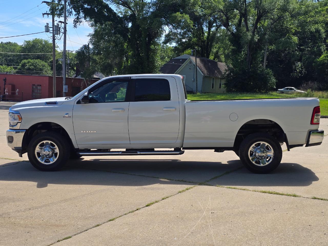RAM 2500 Big Horn 4x4 Crew Cab 8' Box 2021