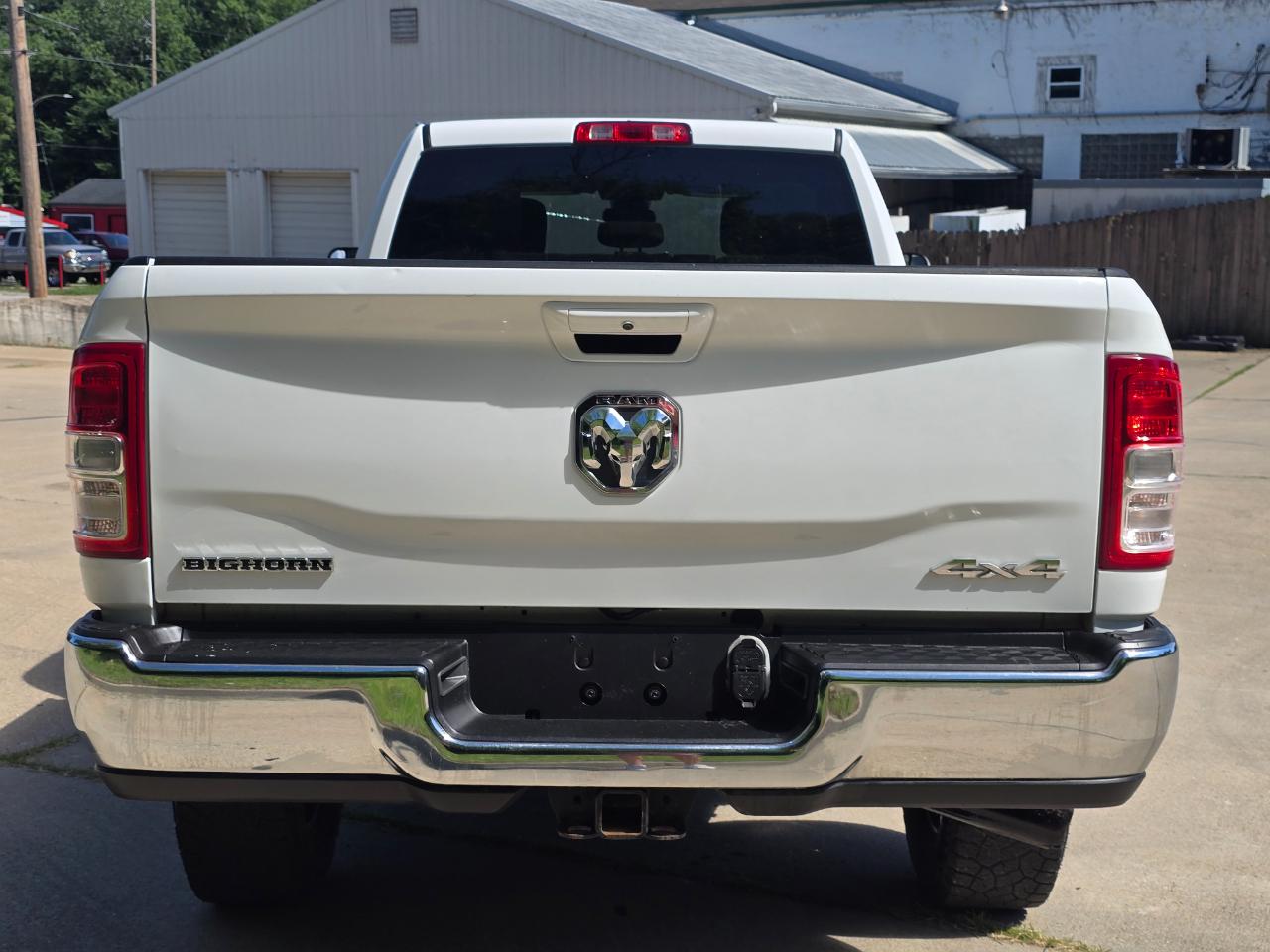 RAM 2500 Big Horn 4x4 Crew Cab 8' Box 2021