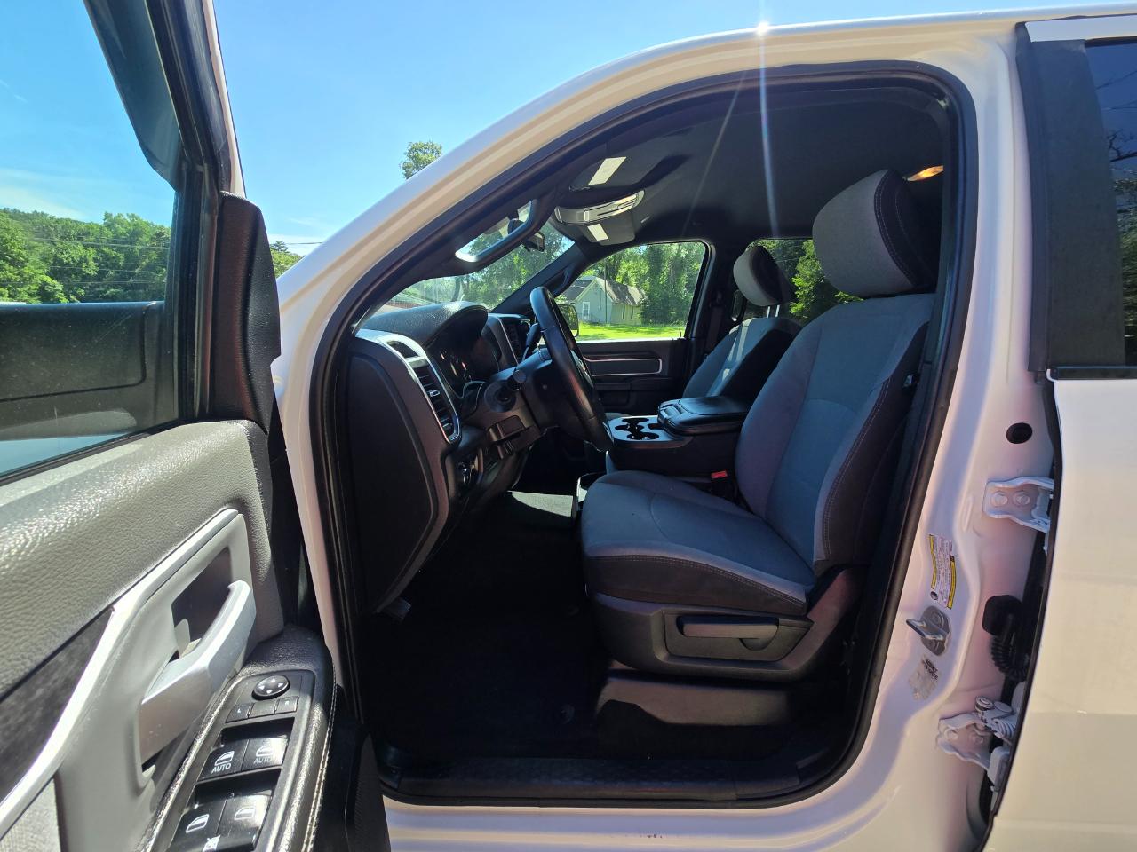 RAM 2500 Big Horn 4x4 Crew Cab 8' Box 2021