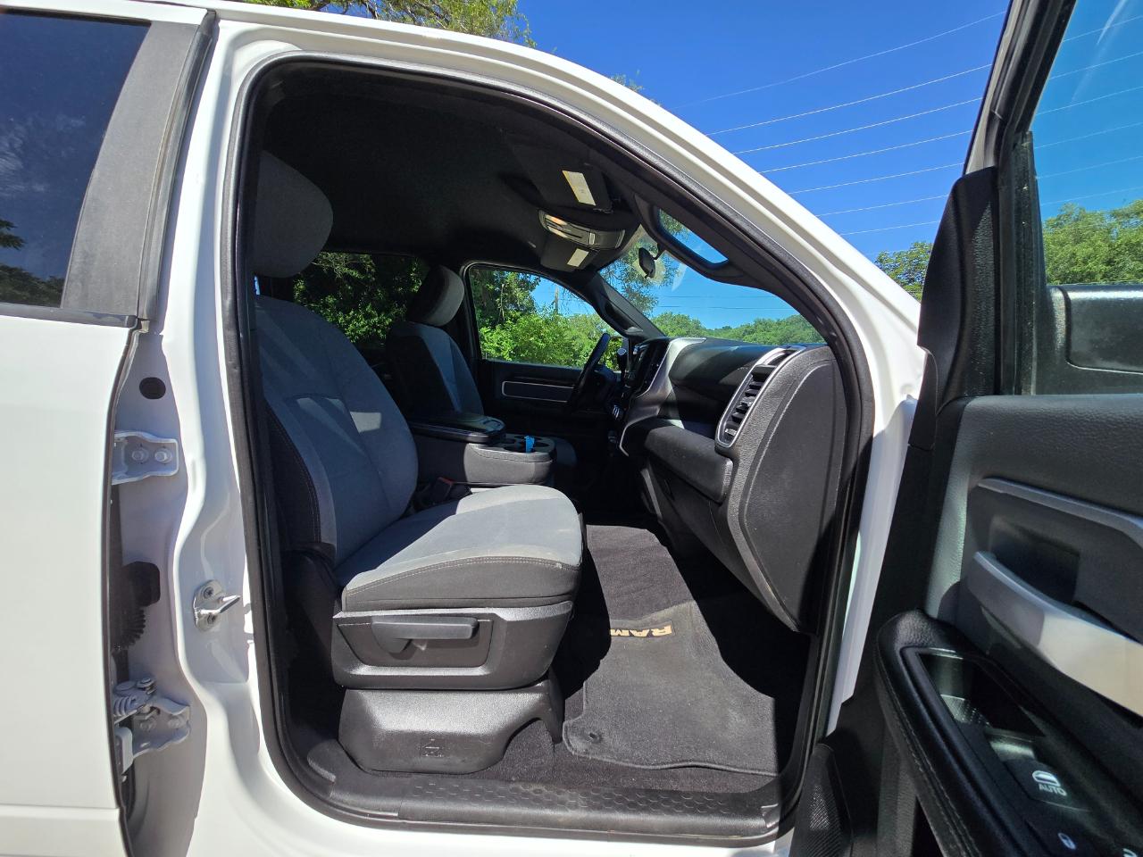 RAM 2500 Big Horn 4x4 Crew Cab 8' Box 2021
