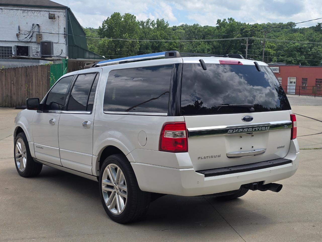 Ford Expedition EL Platinum 4WD 2017