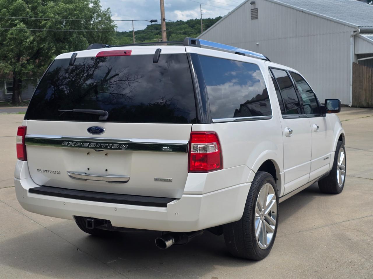 Ford Expedition EL Platinum 4WD 2017