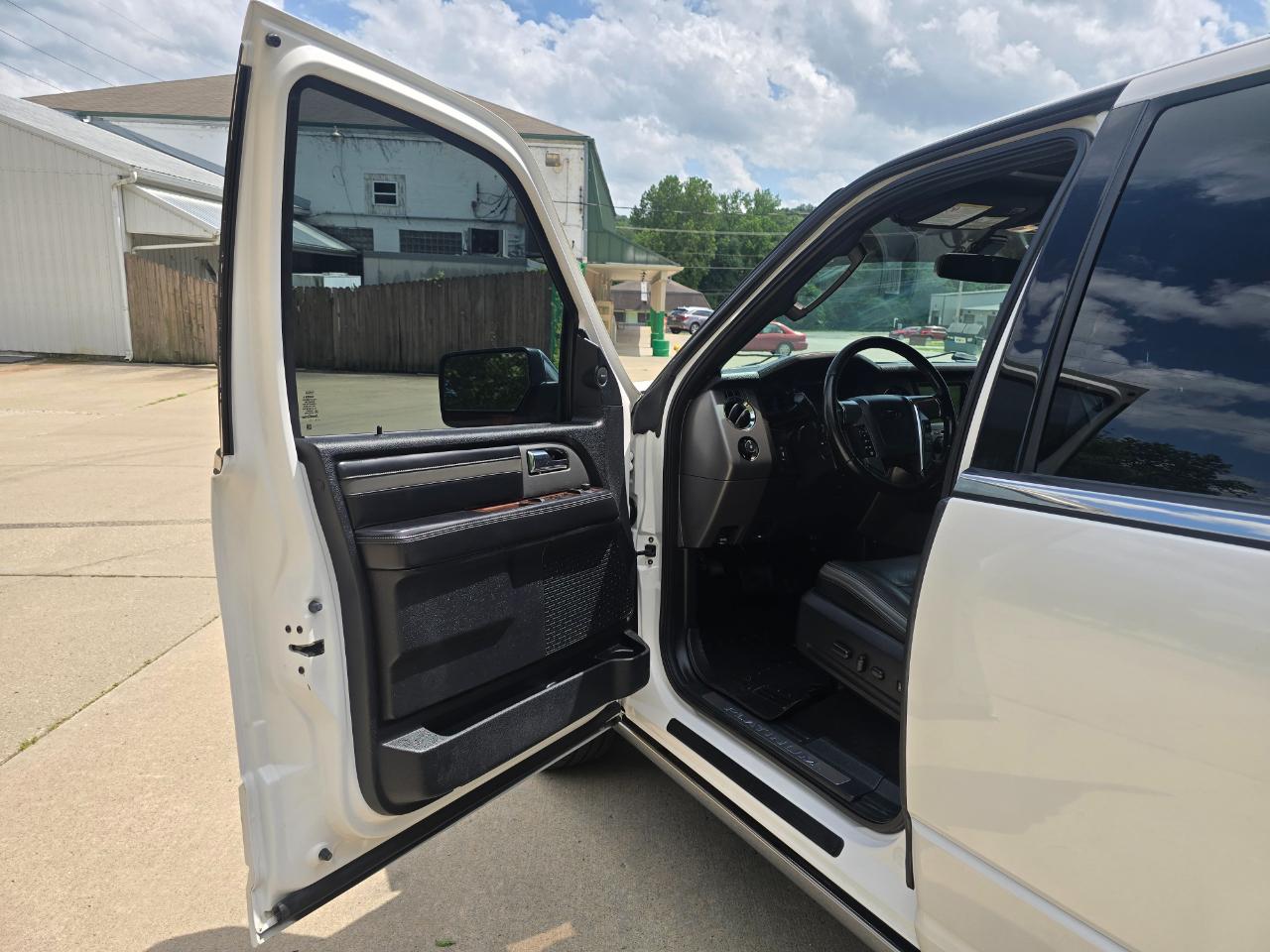 Ford Expedition EL Platinum 4WD 2017