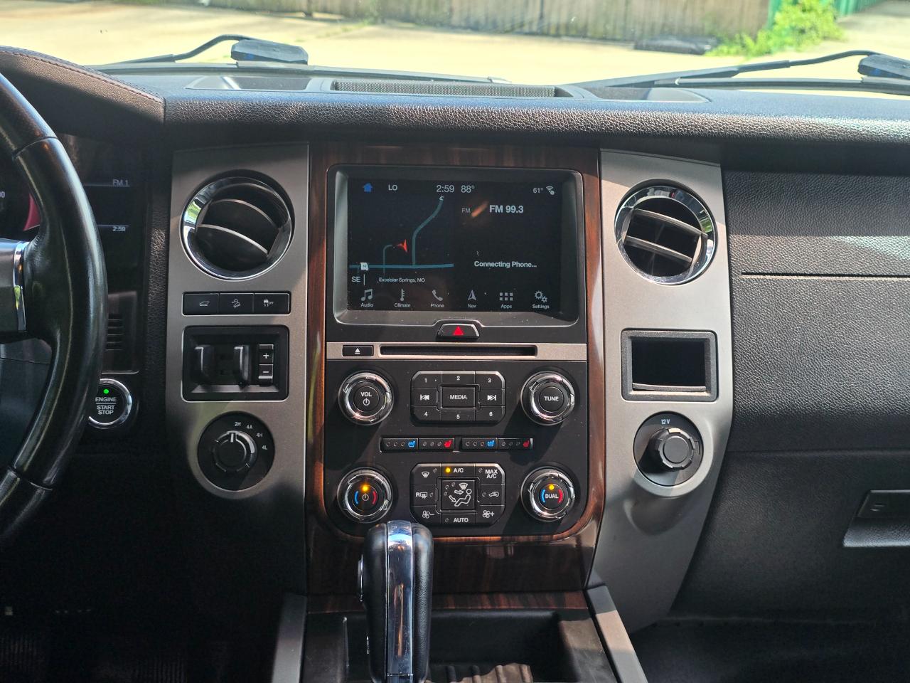 Ford Expedition EL Platinum 4WD 2017