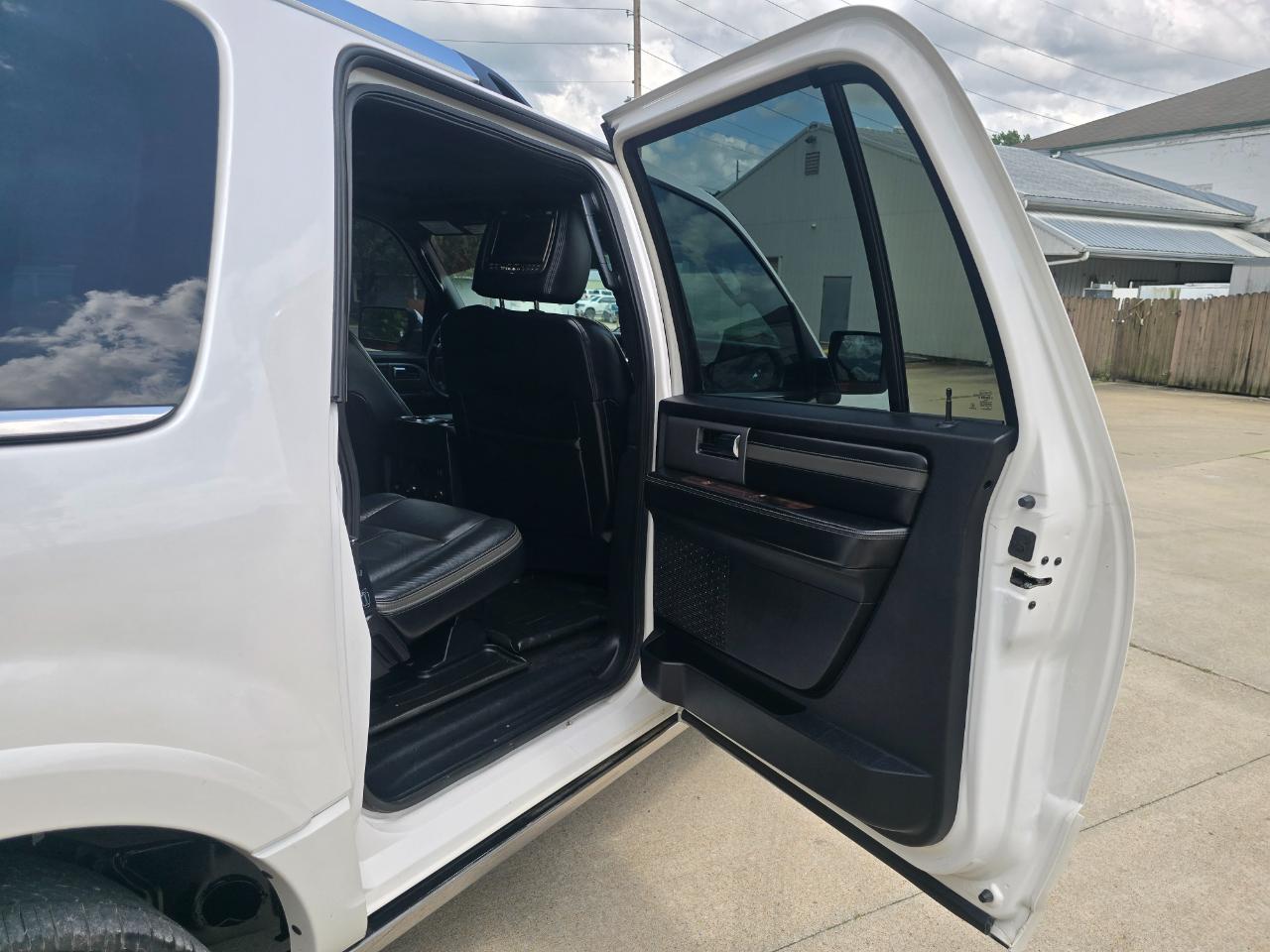 Ford Expedition EL Platinum 4WD 2017