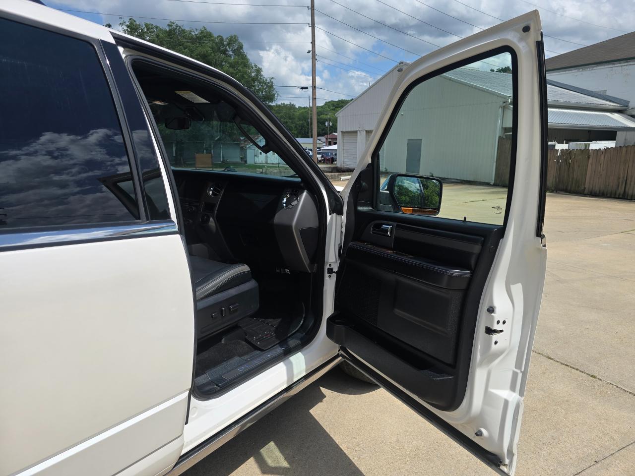 Ford Expedition EL Platinum 4WD 2017