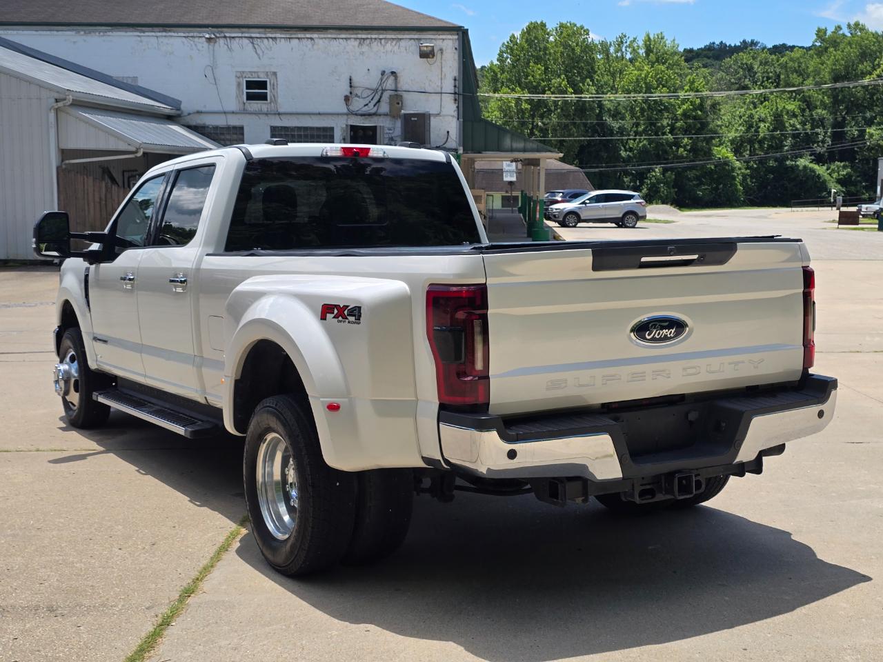 Ford F-350 SD Lariat Crew Cab Long Bed DRW 4WD 2020