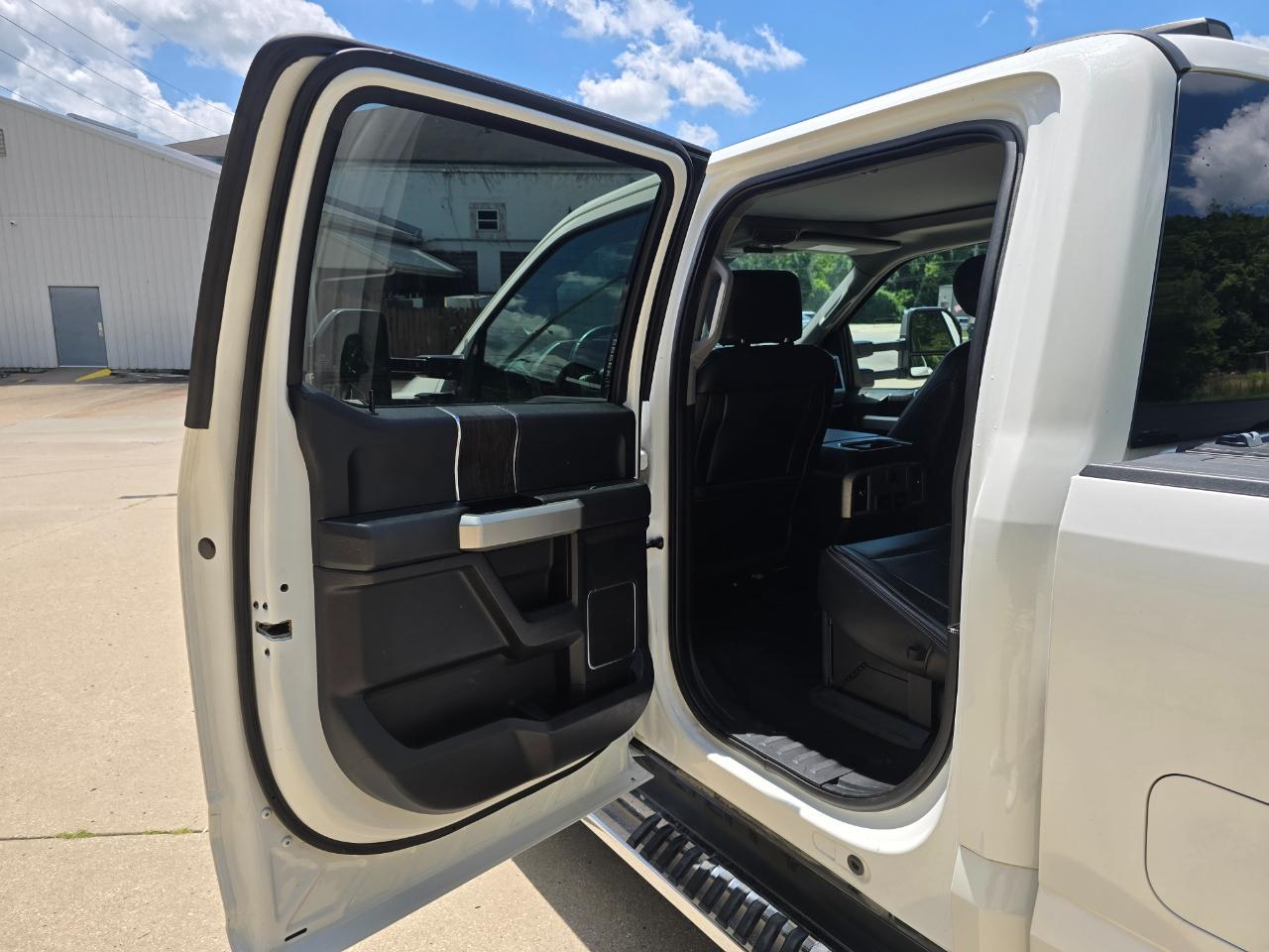 Ford F-350 SD Lariat Crew Cab Long Bed DRW 4WD 2020