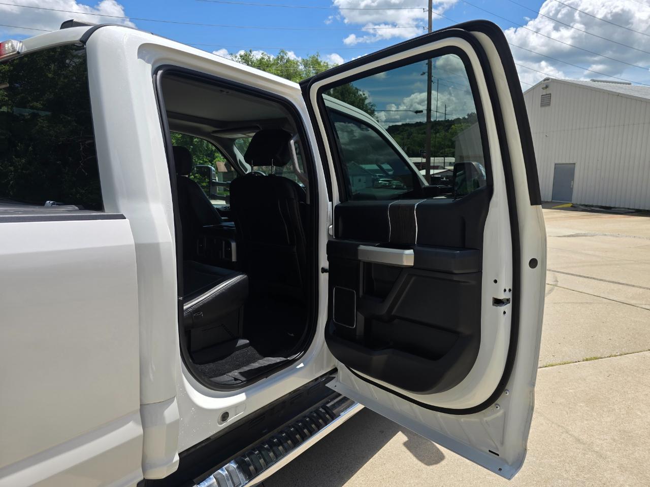 Ford F-350 SD Lariat Crew Cab Long Bed DRW 4WD 2020