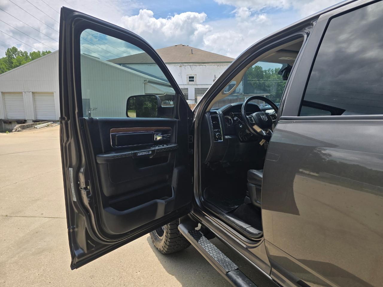 RAM 2500 Laramie Crew Cab SWB 4WD 2017