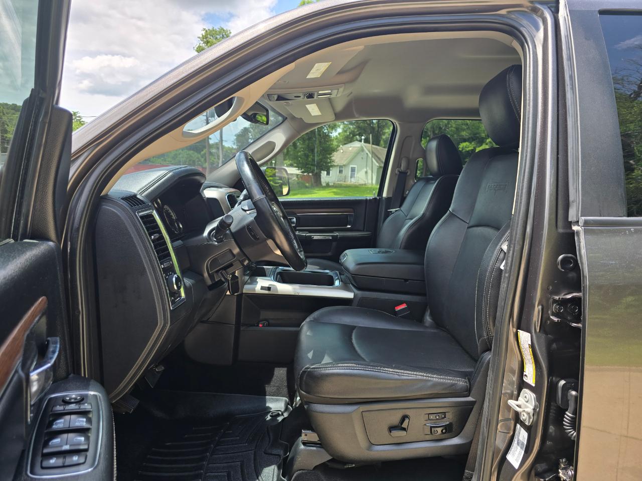 RAM 2500 Laramie Crew Cab SWB 4WD 2017