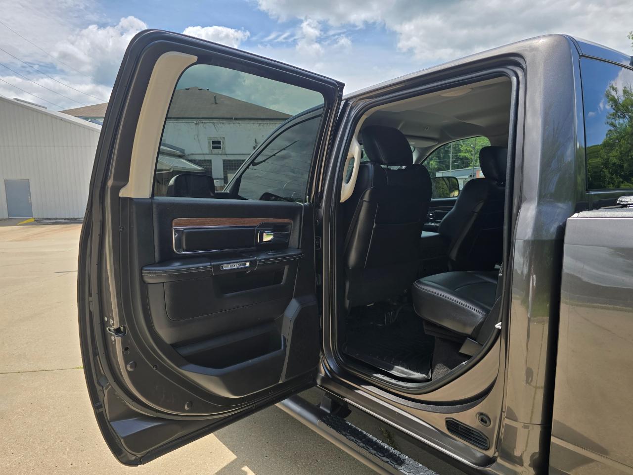 RAM 2500 Laramie Crew Cab SWB 4WD 2017