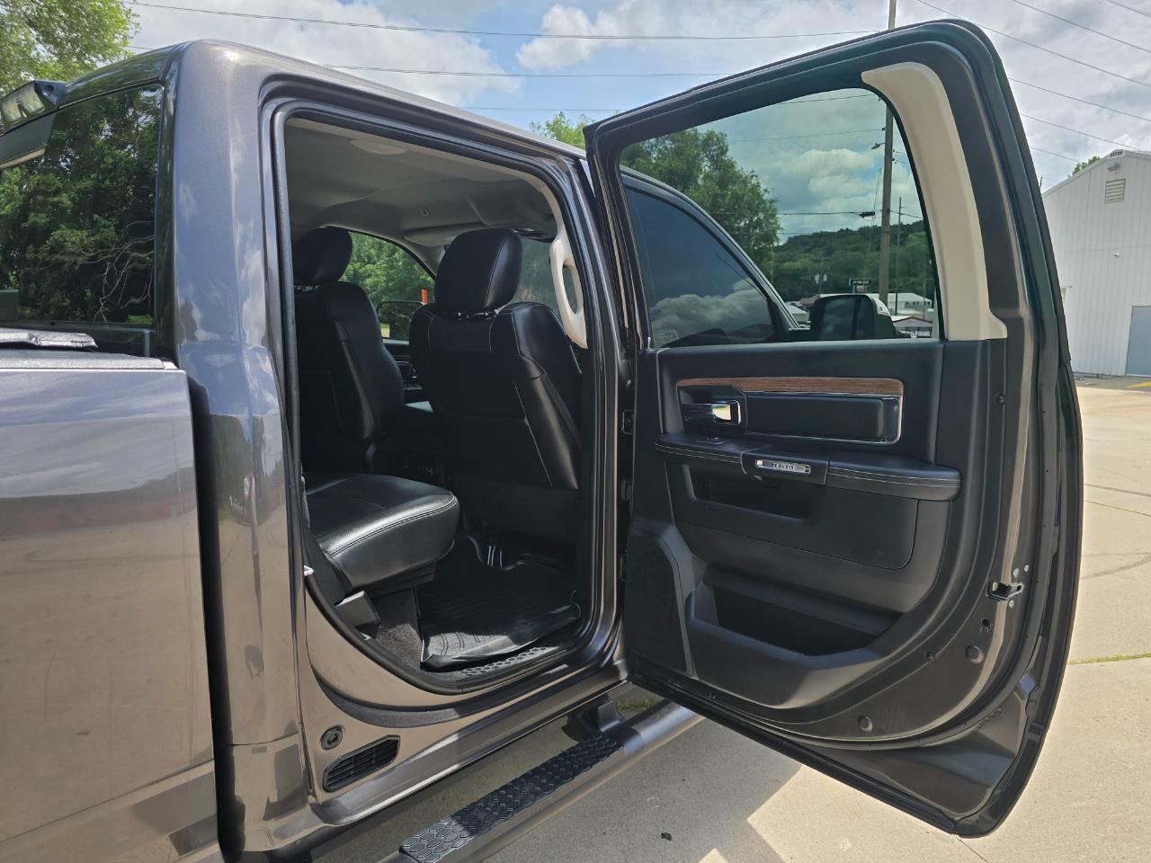 RAM 2500 Laramie Crew Cab SWB 4WD 2017