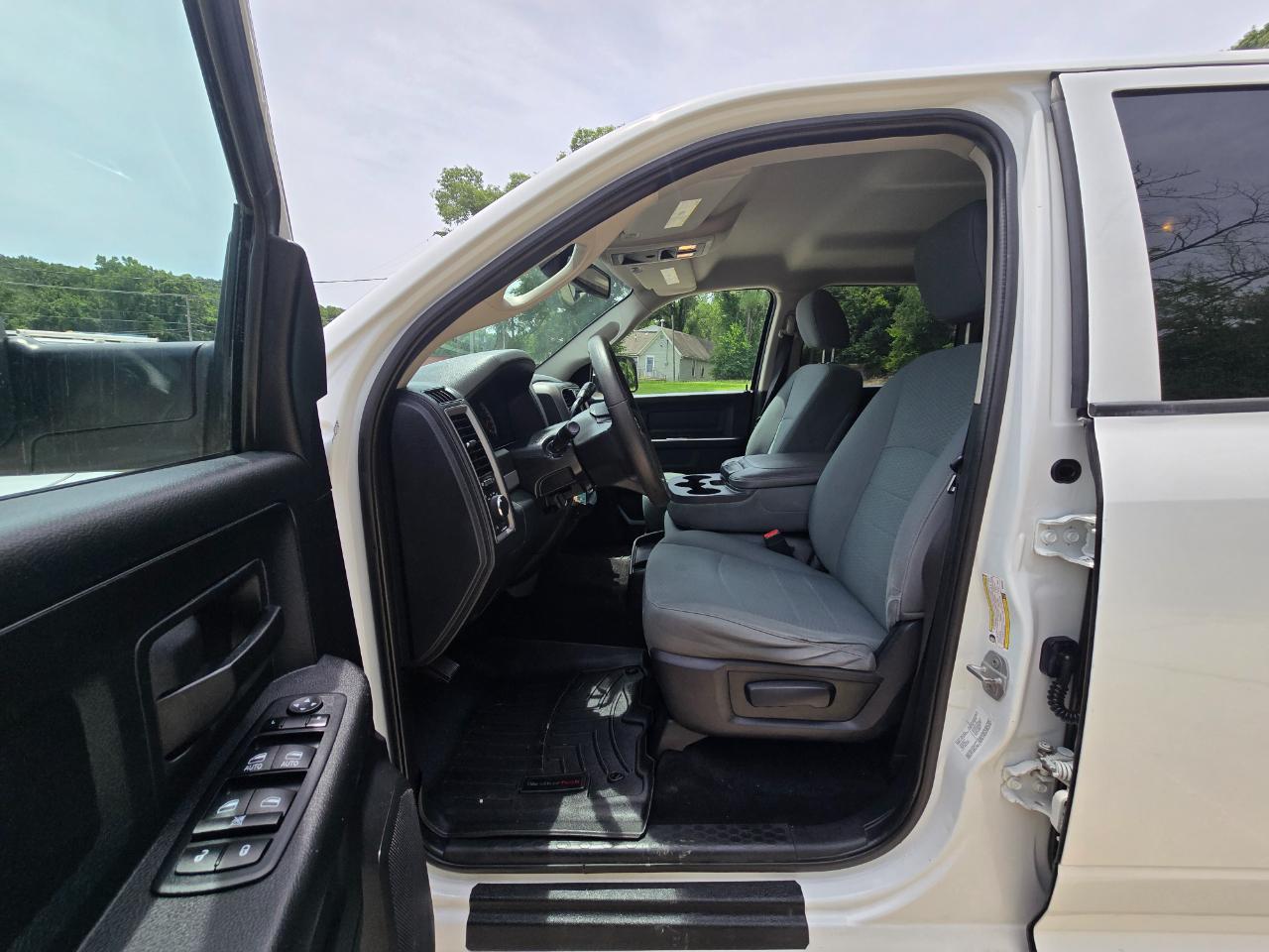 RAM 1500 Tradesman Crew Cab SWB 4WD 2014