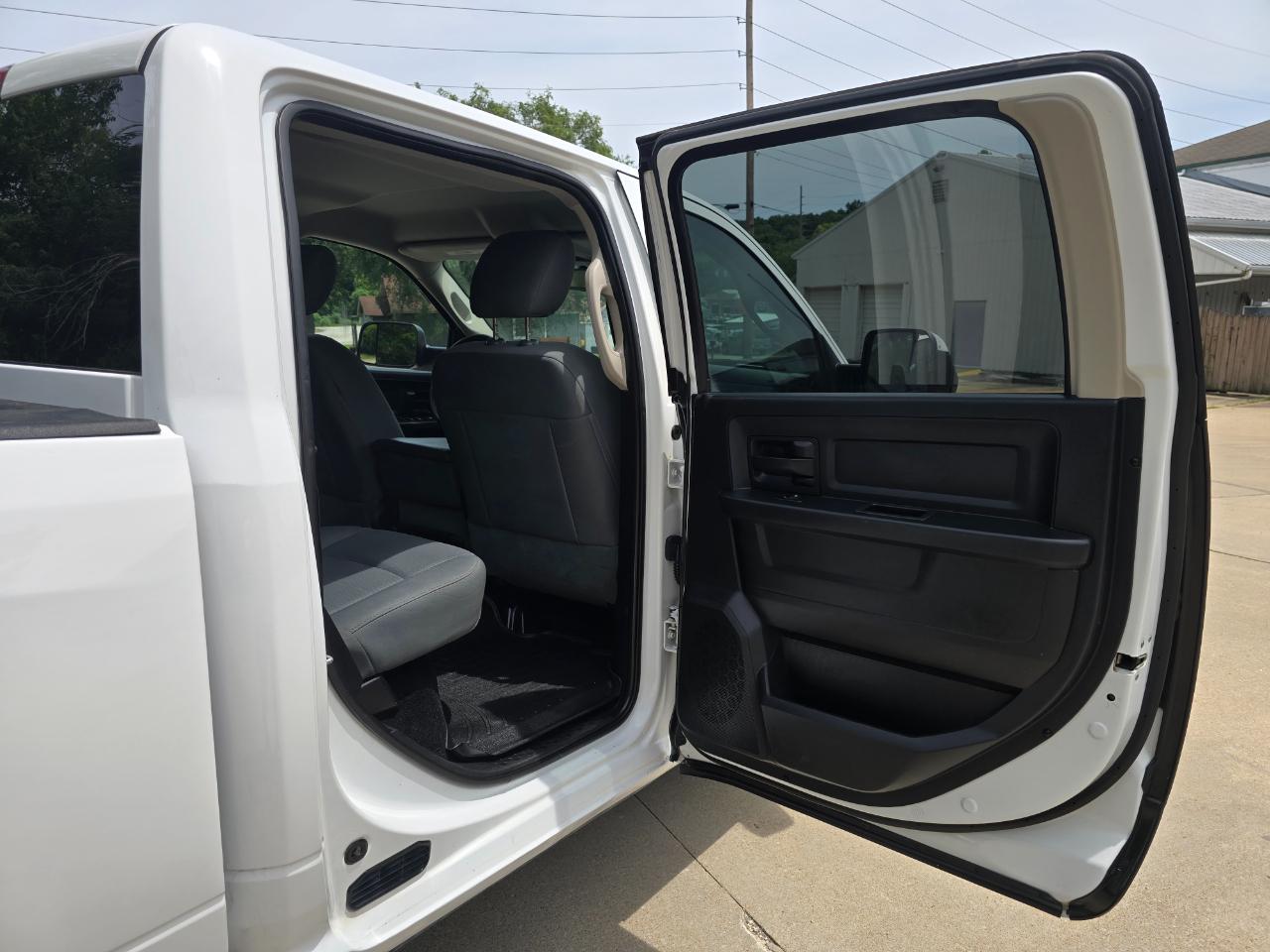 RAM 1500 Tradesman Crew Cab SWB 4WD 2014