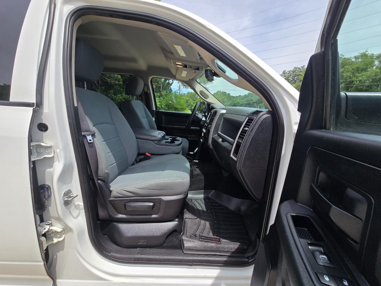 RAM 1500 Tradesman Crew Cab SWB 4WD 2014
