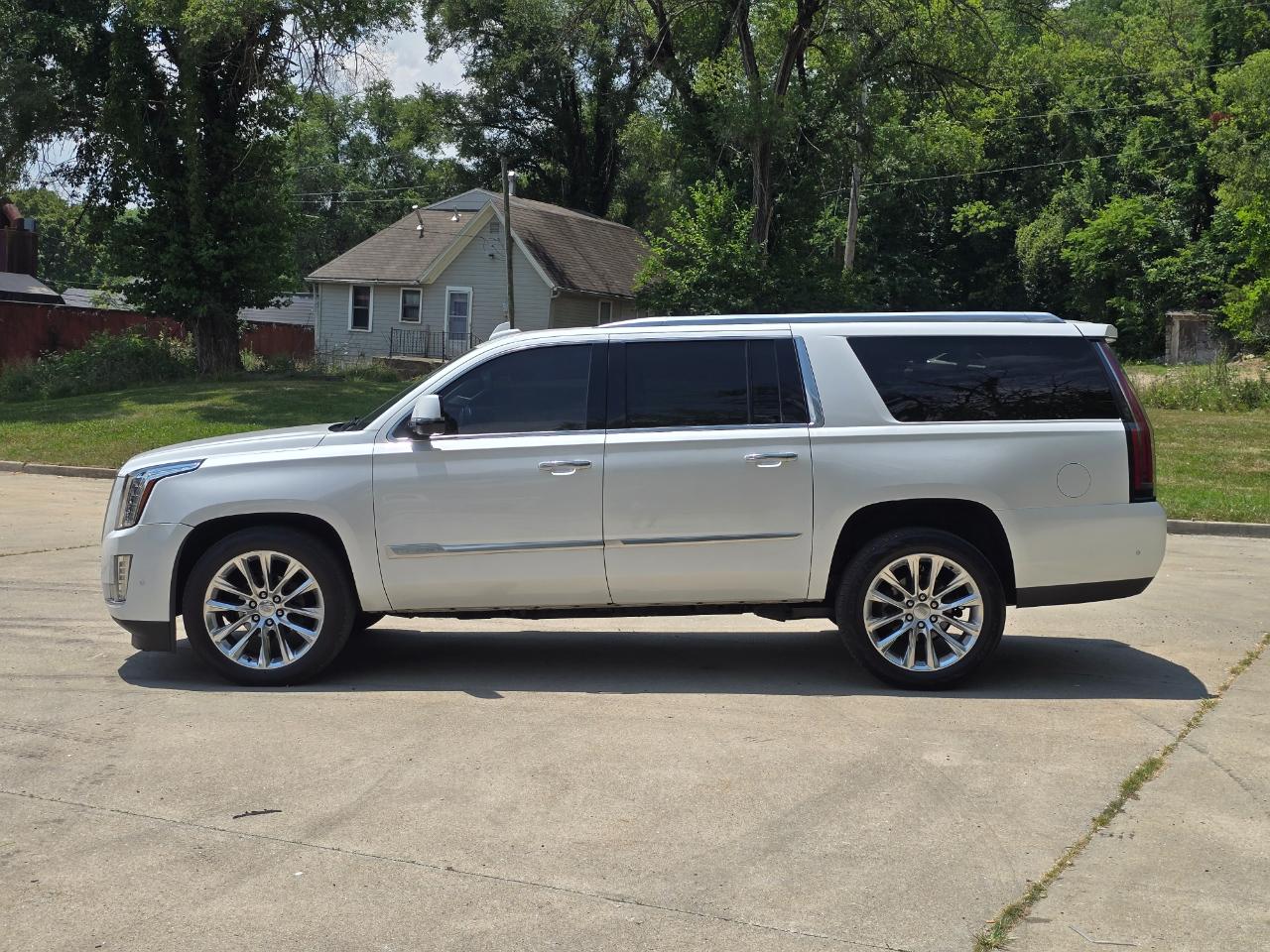 Cadillac Escalade ESV Premium 4WD 2019