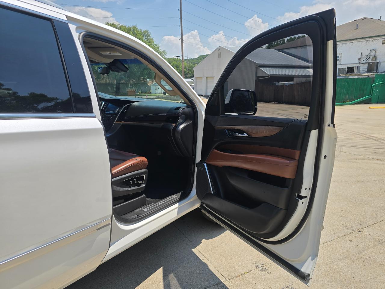 Cadillac Escalade ESV Premium 4WD 2019
