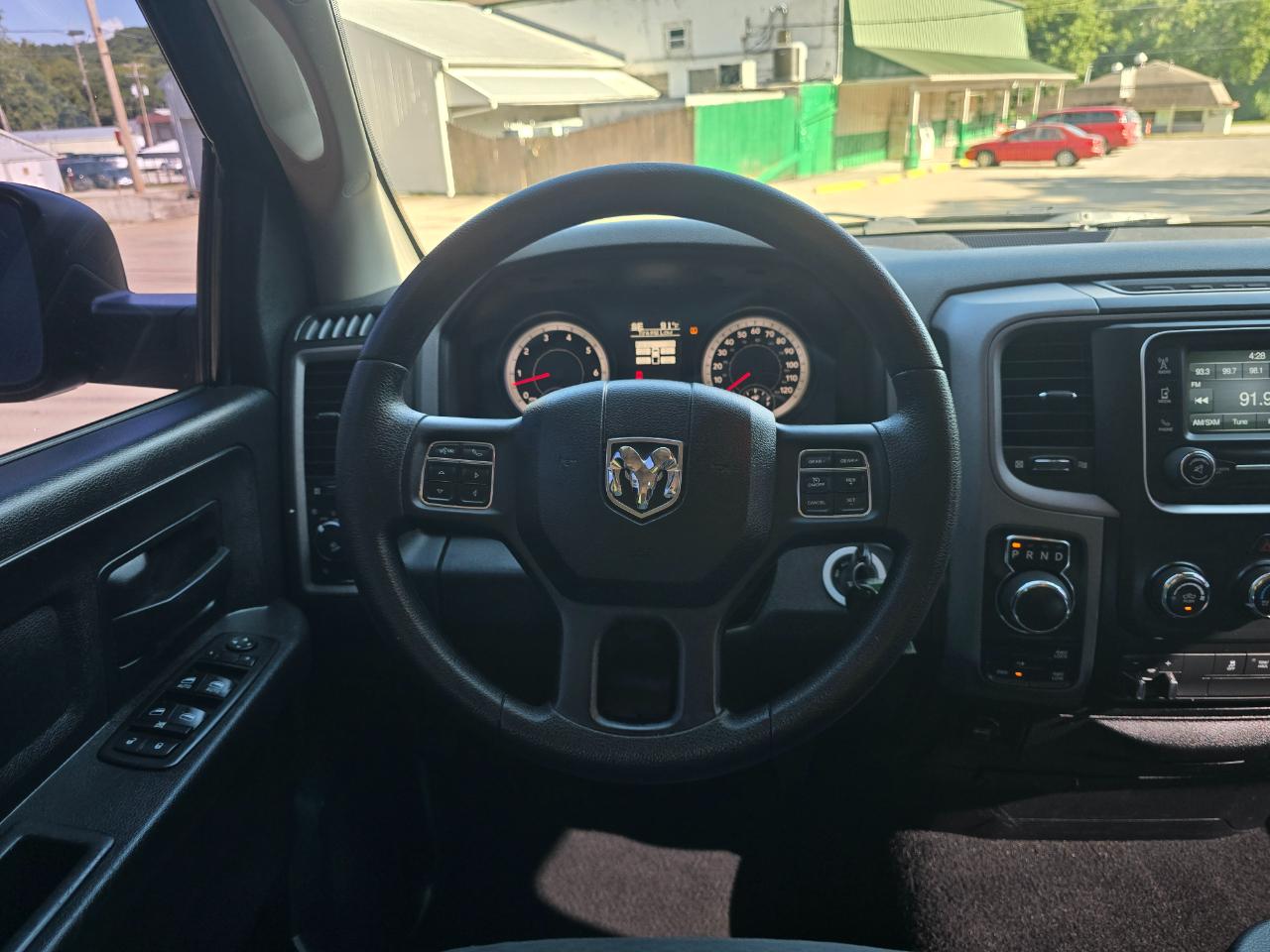 RAM 1500 Tradesman Quad Cab 4WD 2014