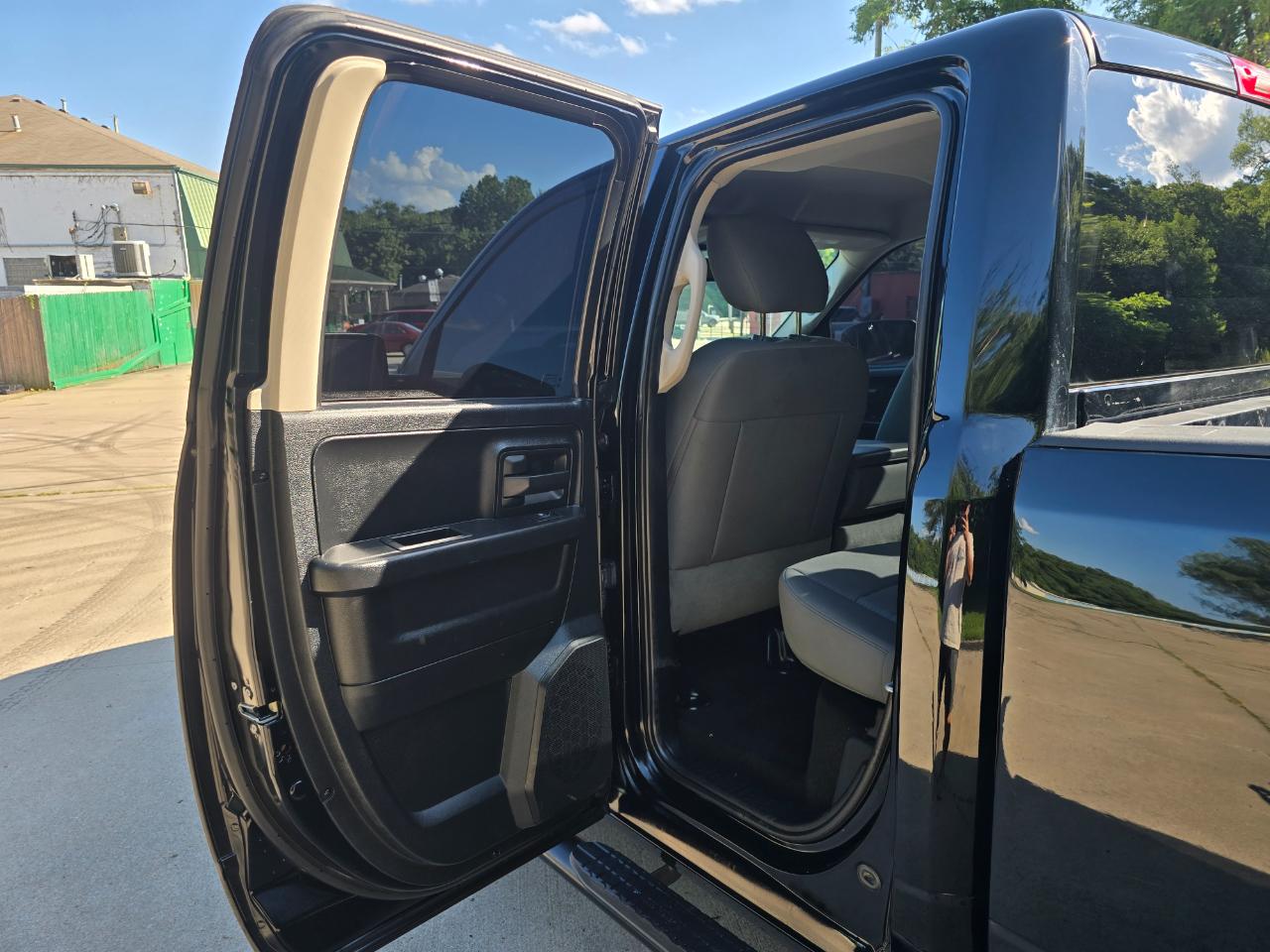 RAM 1500 Tradesman Quad Cab 4WD 2014